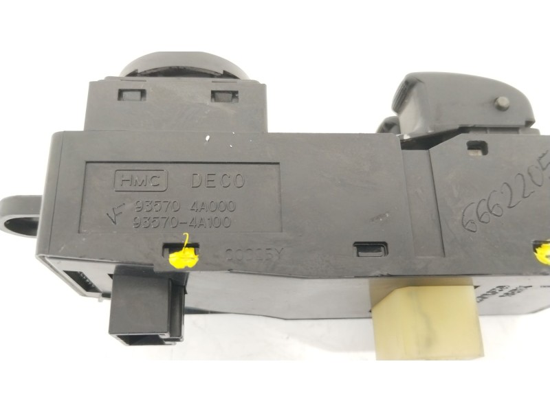 Recambio de mando elevalunas delantero izquierdo para hyundai h100 furgoneta 2.5 d referencia OEM IAM 935704A000 935704A100 