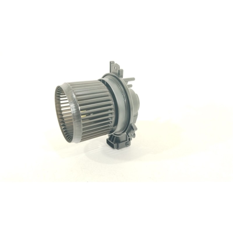 Recambio de ventilador calefaccion para suzuki jimny todo terreno, cerrada (a6g) 1.5 allgrip referencia OEM IAM 7415062R00000  
