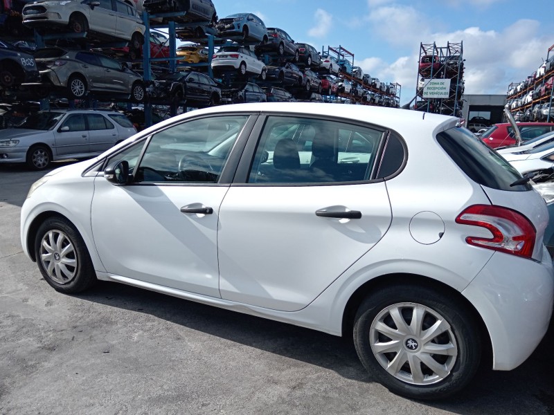 peugeot 208 i (ca_, cc_) del año 2013