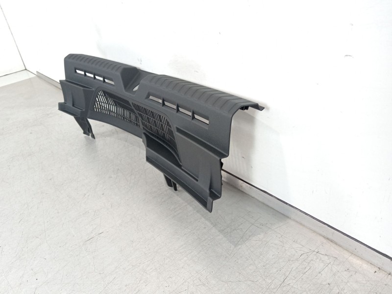 Recambio de molduras traseras para audi a1 sportback (gba) 30 tfsi referencia OEM IAM 82A863471  