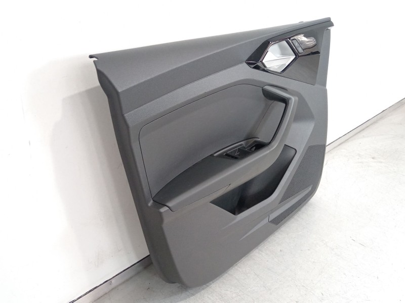 Recambio de guarnecido puerta delantera izquierda para audi a1 sportback (gba) 30 tfsi referencia OEM IAM 82B867177  
