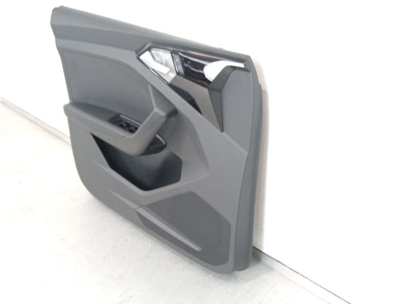 Recambio de guarnecido puerta delantera izquierda para audi a1 sportback (gba) 30 tfsi referencia OEM IAM 82B867177  