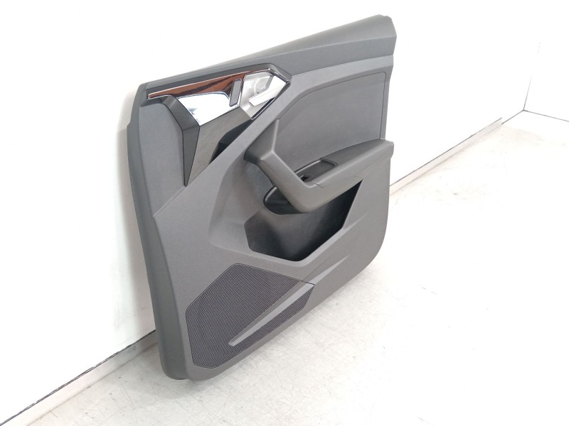 Recambio de guarnecido puerta delantera derecha para audi a1 sportback (gba) 30 tfsi referencia OEM IAM 82B867178  
