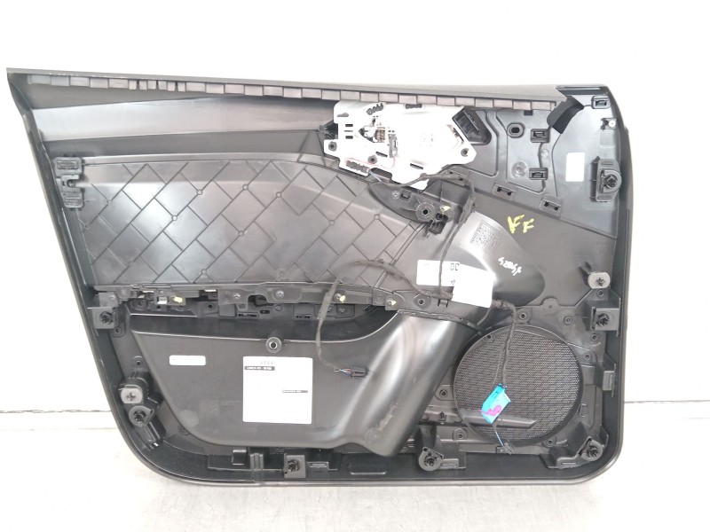 Recambio de guarnecido puerta delantera derecha para audi a1 sportback (gba) 30 tfsi referencia OEM IAM 82B867178  