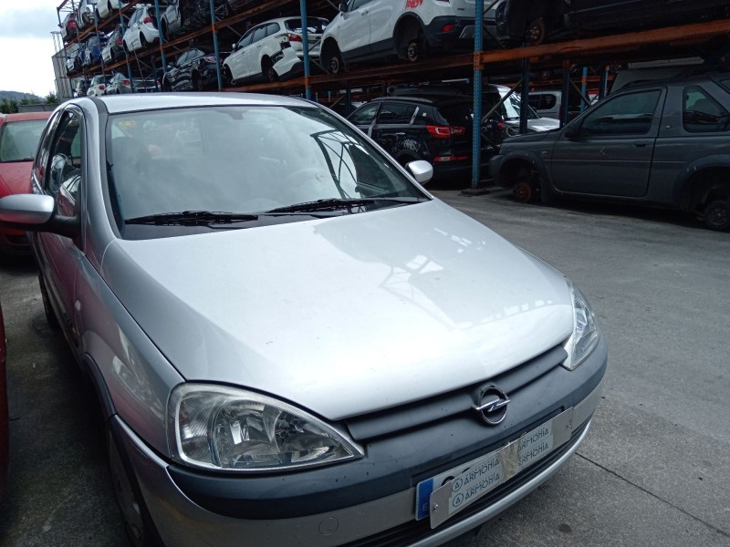 opel corsa c (x01) del año 2001