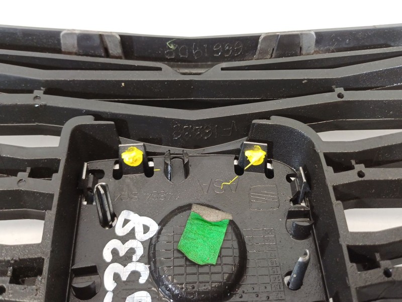 Recambio de rejilla delantera para seat ibiza iv (6j5, 6p1) 1.6 tdi referencia OEM IAM 6J0853654C  