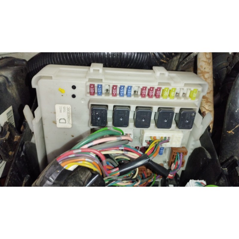 Recambio de caja reles / fusibles para nissan pathfinder iii (r51) 2.5 dci 4wd referencia OEM IAM 284B6EB30C  
