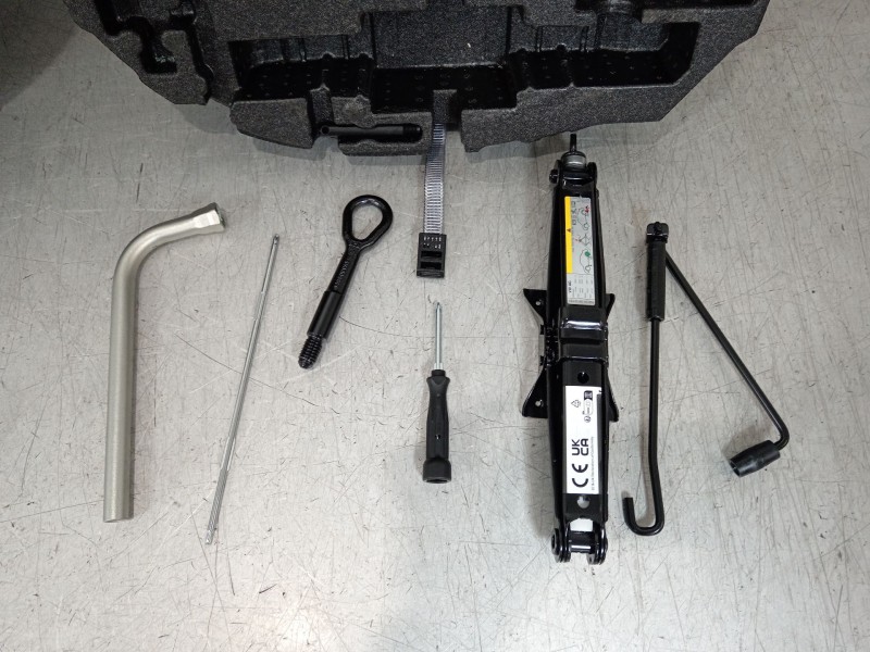 Recambio de neumatico repuesto para audi a1 sportback (gba) 30 tfsi referencia OEM IAM 2Q0601027  