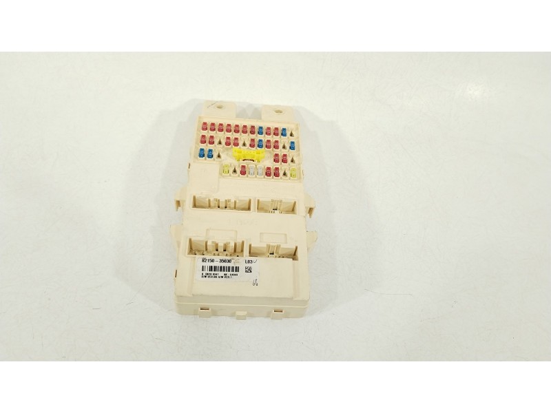 Recambio de caja reles / fusibles para ssangyong tivoli 1.6 xdi 160 referencia OEM IAM 8215035030  