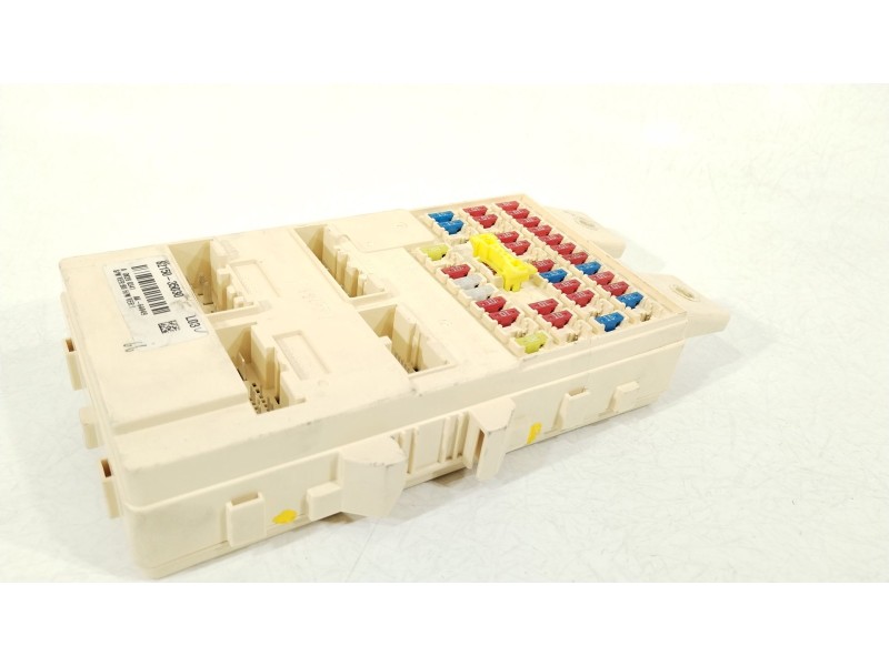 Recambio de caja reles / fusibles para ssangyong tivoli 1.6 xdi 160 referencia OEM IAM 8215035030  