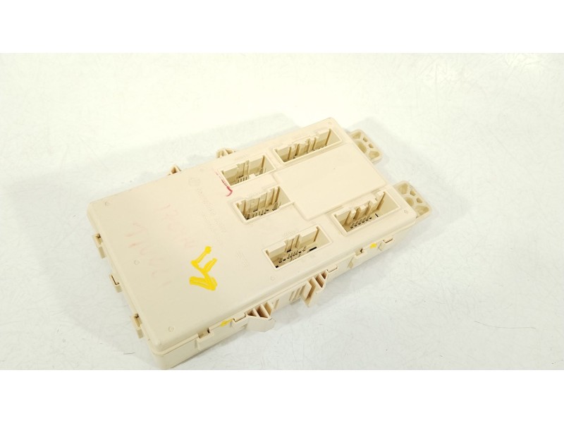 Recambio de caja reles / fusibles para ssangyong tivoli 1.6 xdi 160 referencia OEM IAM 8215035030  