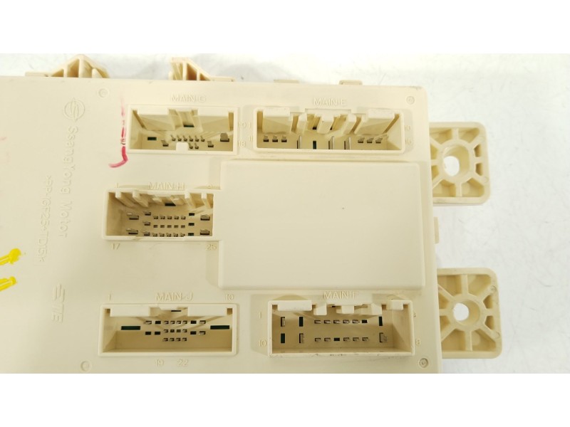 Recambio de caja reles / fusibles para ssangyong tivoli 1.6 xdi 160 referencia OEM IAM 8215035030  