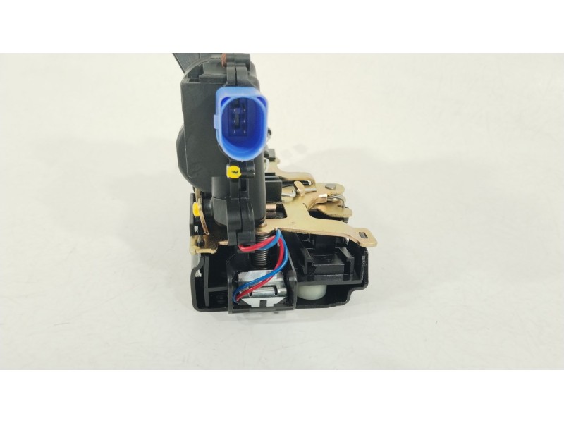 Recambio de cerradura puerta trasera izquierda para volkswagen polo iv (9n_, 9a_) 1.2 12v referencia OEM IAM 3B4839015AG  