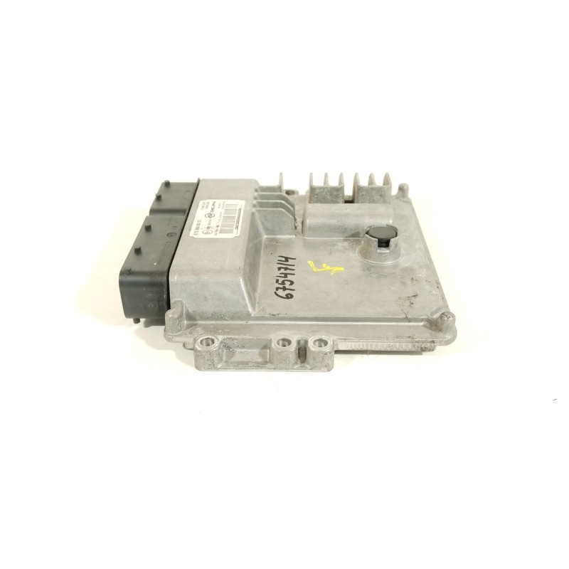 Recambio de centralita motor uce para ssangyong tivoli 1.6 xdi 160 referencia OEM IAM 6735400032 DCM62AP 28485289
