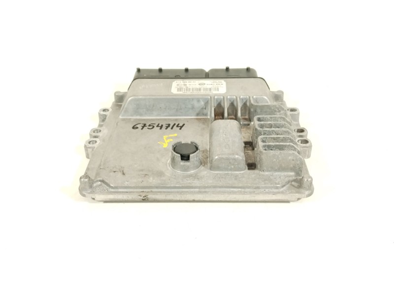 Recambio de centralita motor uce para ssangyong tivoli 1.6 xdi 160 referencia OEM IAM 6735400032 DCM62AP 28485289