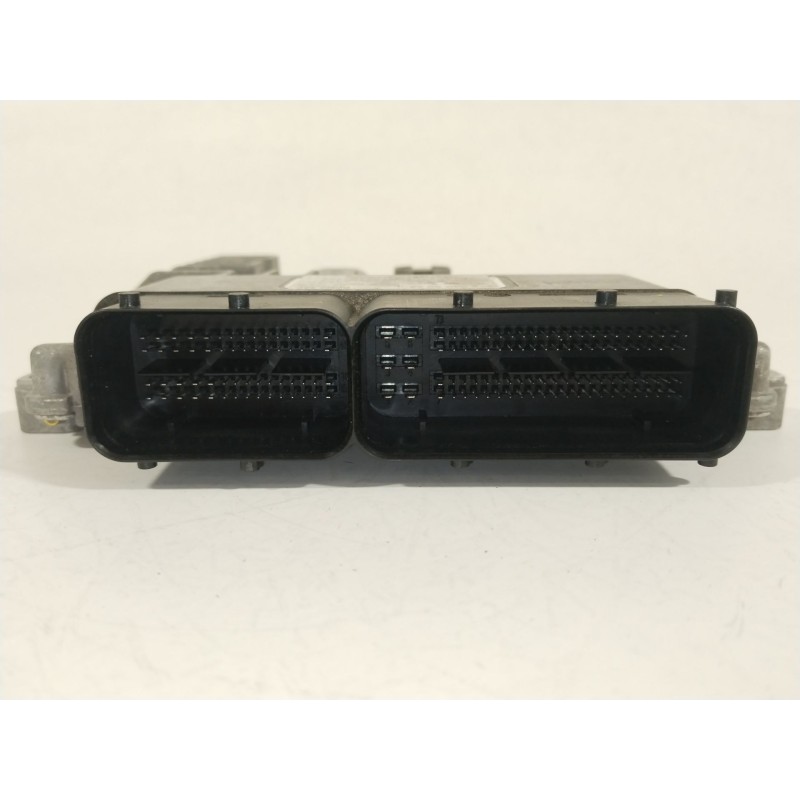 Recambio de centralita motor uce para ssangyong tivoli 1.6 xdi 160 referencia OEM IAM 6735400032 DCM62AP 28485289