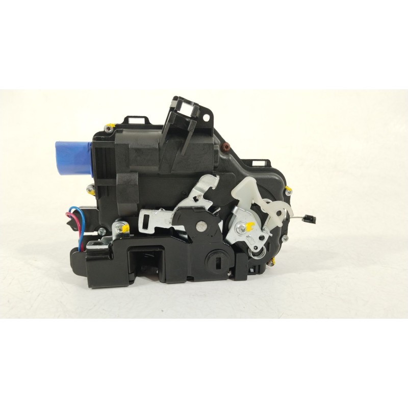 Recambio de cerradura puerta trasera derecha para volkswagen polo iv (9n_, 9a_) 1.2 12v referencia OEM IAM 3B4839016AG  