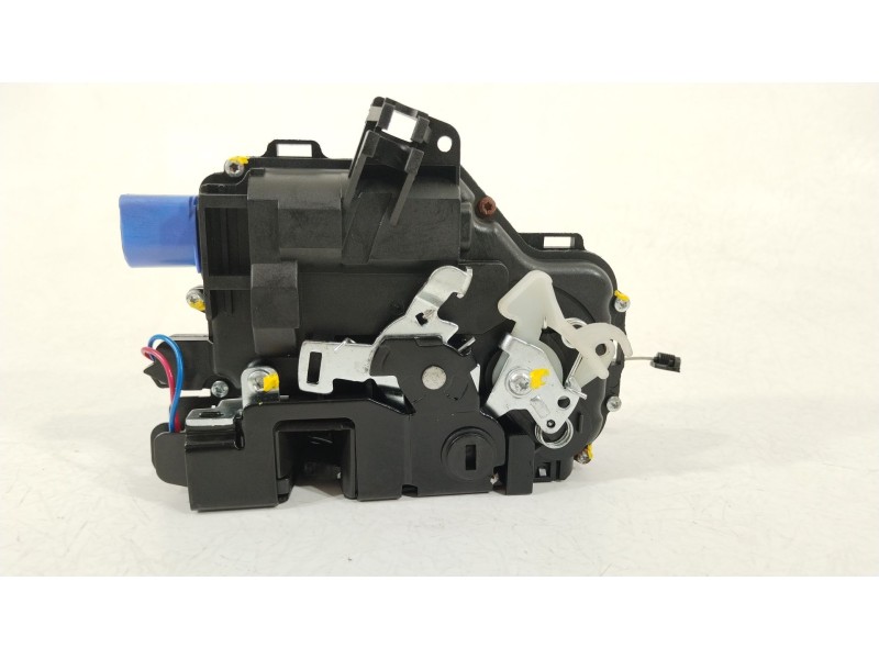 Recambio de cerradura puerta trasera derecha para volkswagen polo iv (9n_, 9a_) 1.2 12v referencia OEM IAM 3B4839016AG  