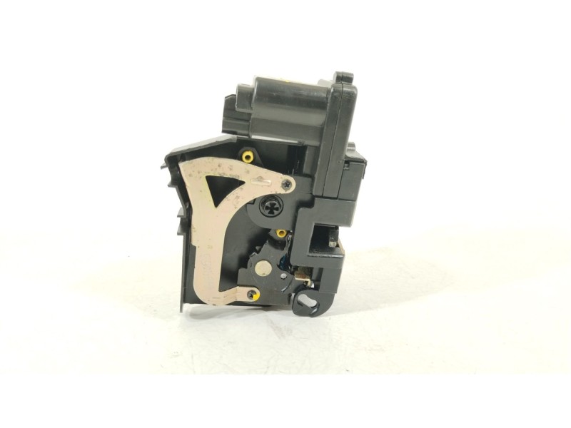 Recambio de cerradura puerta delantera derecha para ssangyong rodius i 2.7 xdi referencia OEM IAM 7122021001  