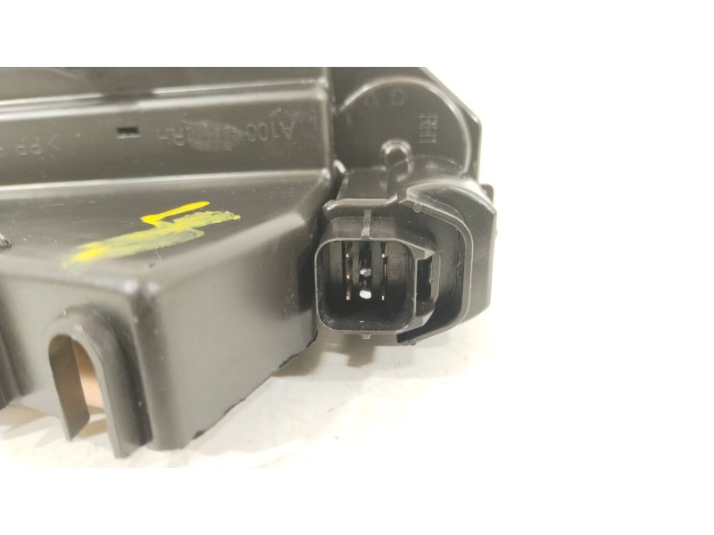 Recambio de cerradura puerta delantera derecha para ssangyong rodius i 2.7 xdi referencia OEM IAM 7122021001  