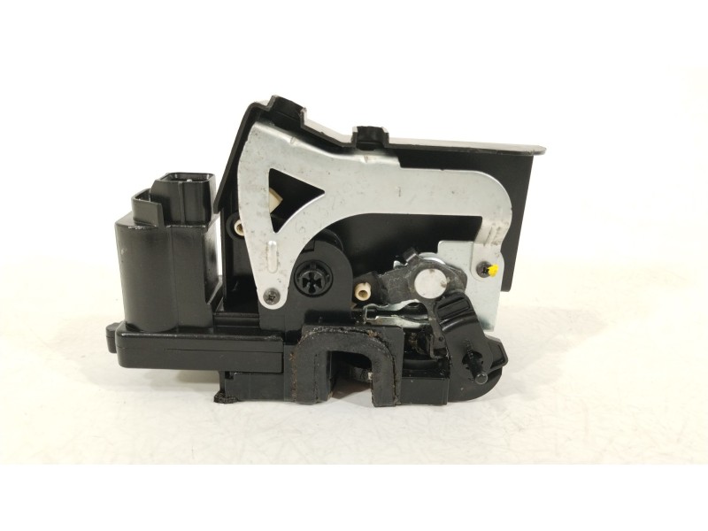 Recambio de cerradura puerta trasera izquierda para ssangyong actyon i 200 xdi 4wd referencia OEM IAM 7131032002  