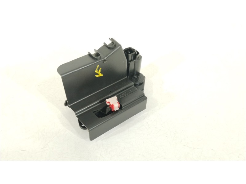 Recambio de cerradura puerta trasera izquierda para ssangyong rodius i 2.7 xdi referencia OEM IAM 7131021004  