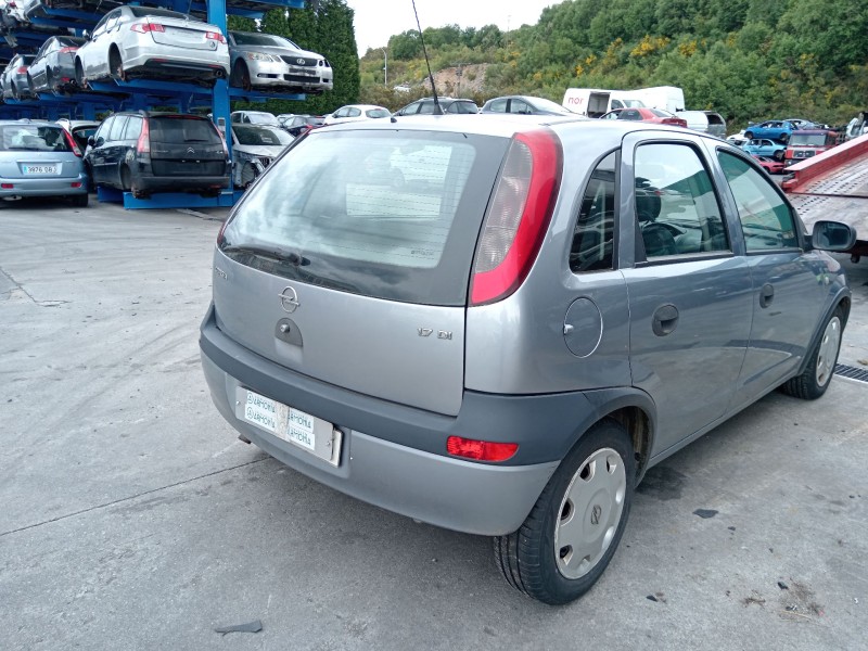 opel corsa c (x01) del año 2003