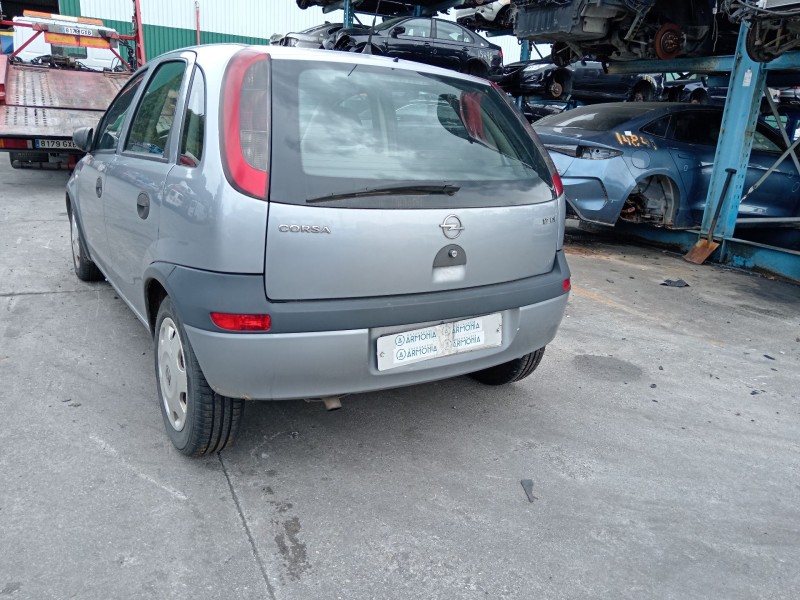opel corsa c (x01) del año 2003