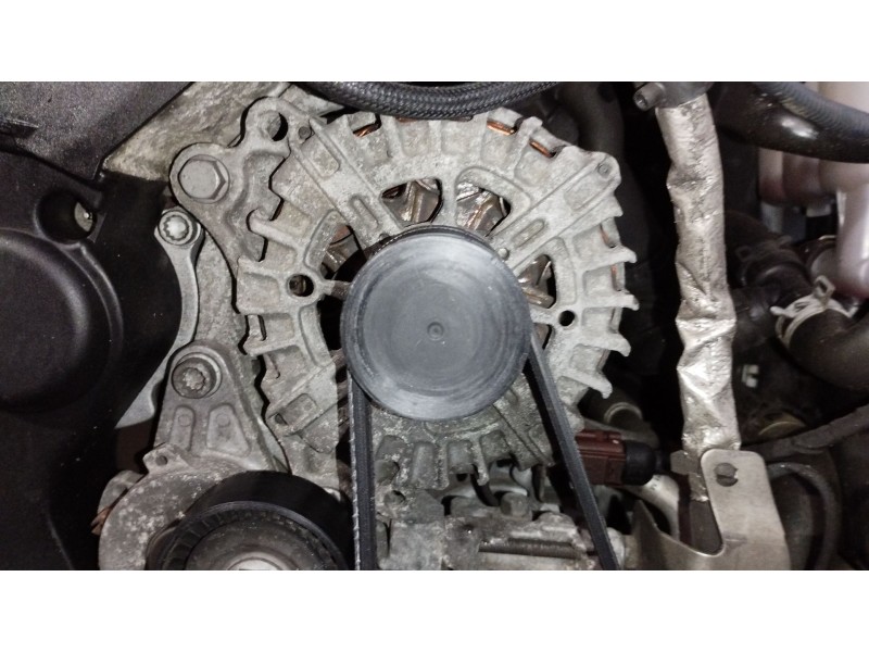 Recambio de alternador para audi a5 sportback (8ta) 2.0 tdi referencia OEM IAM 04L903017A FGN20S022 