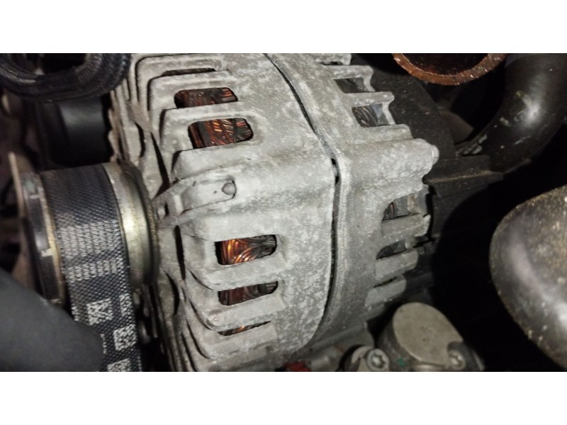 Recambio de alternador para audi a5 sportback (8ta) 2.0 tdi referencia OEM IAM 04L903017A FGN20S022 