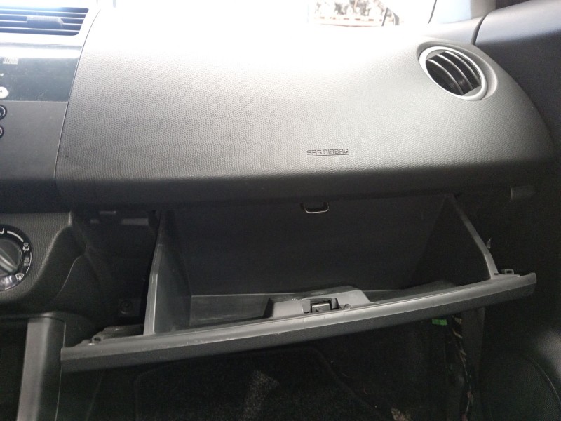 Recambio de guantera para suzuki swift iii (mz, ez) 1.3 ddis (rs 413d) referencia OEM IAM   