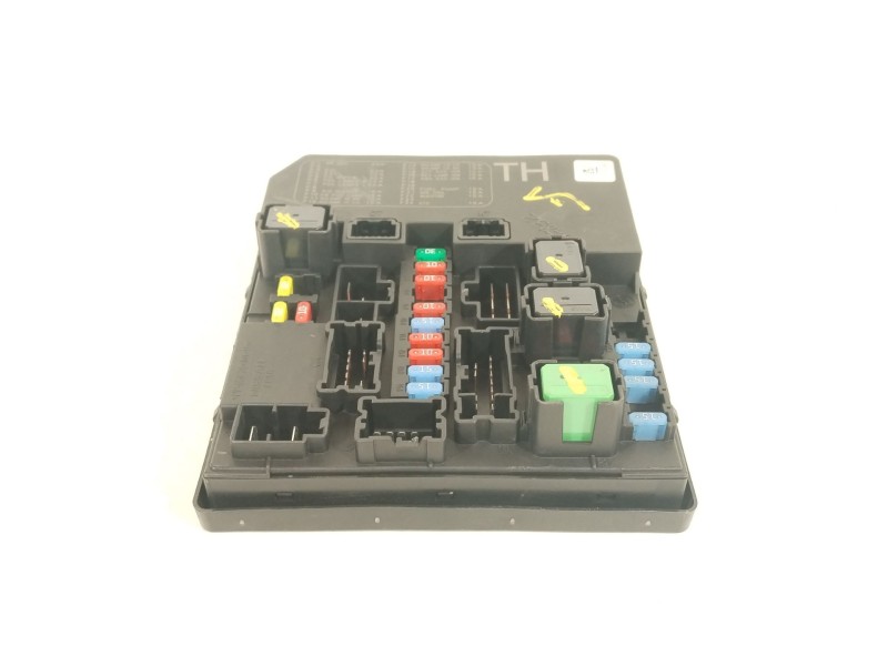 Recambio de caja reles / fusibles para nissan juke (f15) 1.2 dig-t referencia OEM IAM 284B71TX2A  