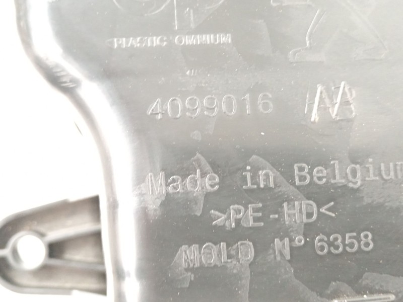 Recambio de deposito adblue para peugeot traveller autobús (v_) 2.0 bluehdi 145 referencia OEM IAM 4077148ad 4099016 