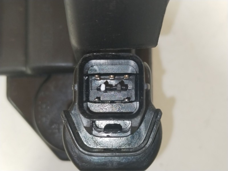 Recambio de cerradura puerta delantera izquierda para ssangyong rodius i 2.7 xdi referencia OEM IAM 7121021021  