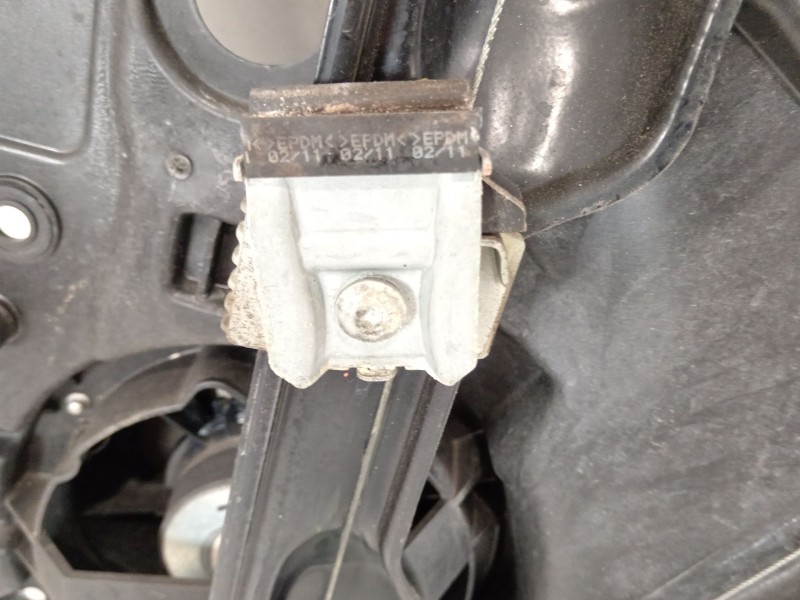 Recambio de elevalunas delantero izquierdo para volkswagen golf vi (5k1) 2.0 tdi referencia OEM IAM 5K0837461D 5K1837729AA 5K095