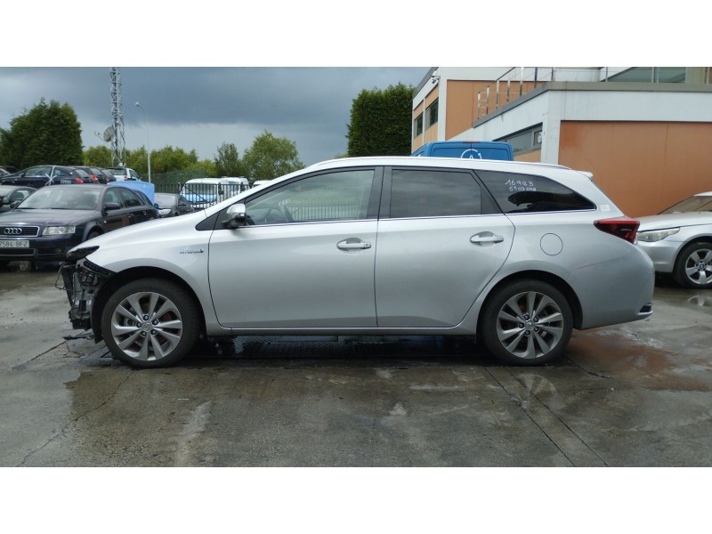 toyota auris station wagon (_e18_) del año 2016