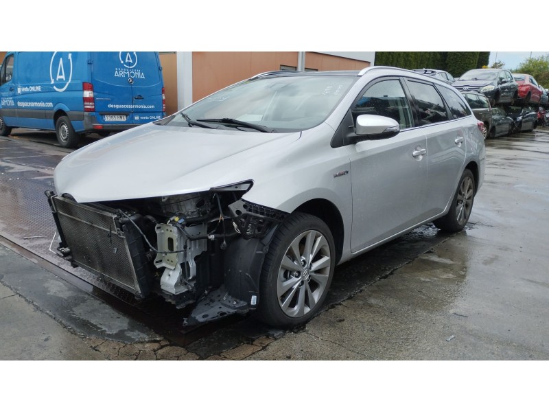 toyota auris station wagon (_e18_) del año 2016