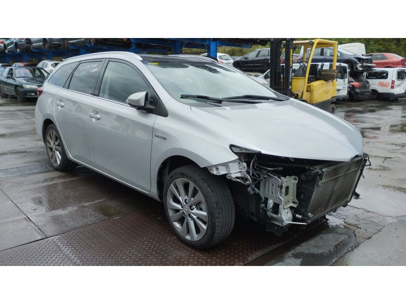 toyota auris station wagon (_e18_) del año 2016