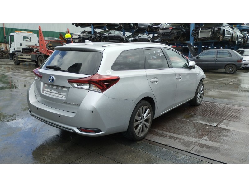 toyota auris station wagon (_e18_) del año 2016