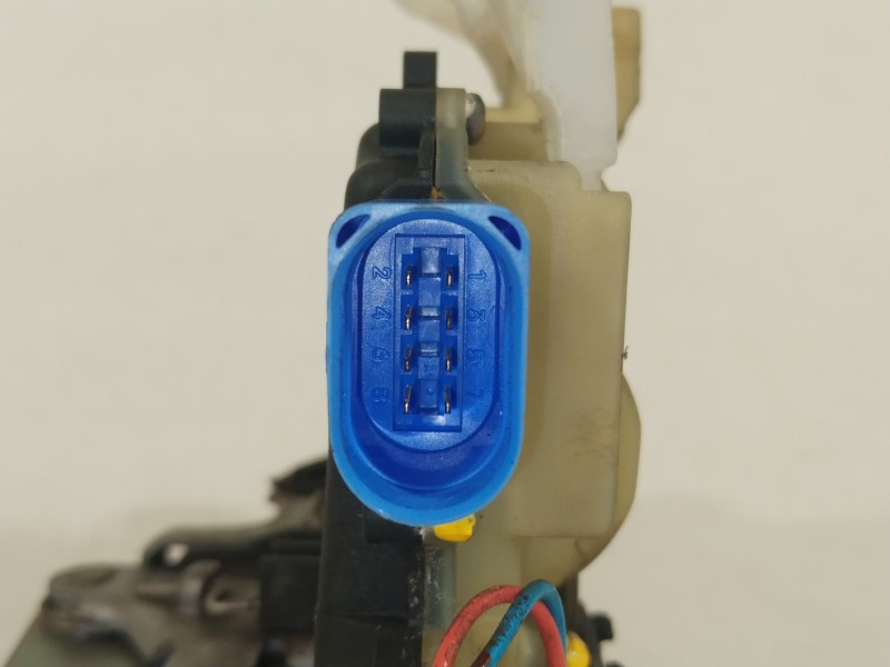 Recambio de cerradura puerta delantera derecha para volkswagen polo iv (9n_, 9a_) 1.2 12v referencia OEM IAM 3B1837016BQ  