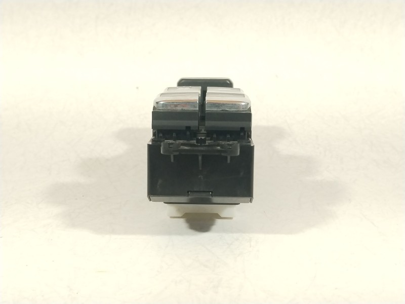 Recambio de mando elevalunas delantero izquierdo para kia carens iv 1.7 crdi referencia OEM IAM 93570A4310  