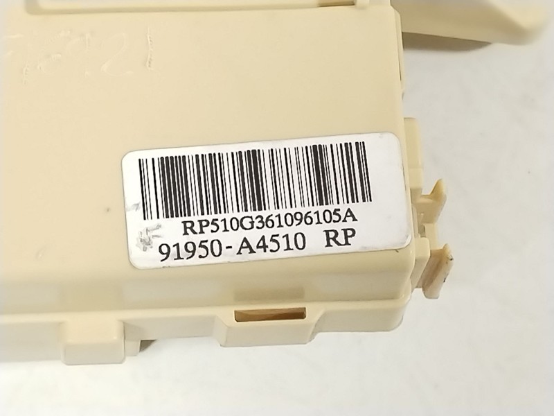Recambio de caja reles / fusibles para kia carens iv 1.7 crdi referencia OEM IAM 91950A4510  