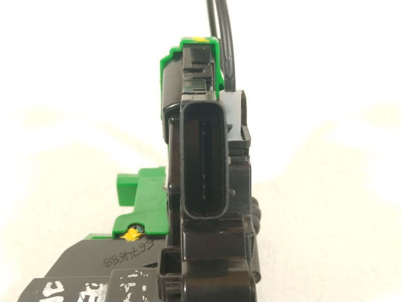 Recambio de cerradura puerta delantera derecha para kia carens iv 1.7 crdi referencia OEM IAM 81320A4010  