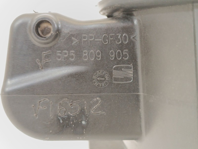 Recambio de tapa exterior combustible para seat toledo iii (5p2) 1.9 tdi referencia OEM IAM 5P5809905 1K0010455B 5P0010375S