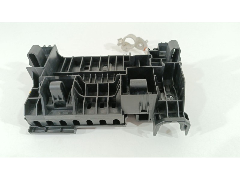 Recambio de caja reles / fusibles para opel astra k (b16) 1.6 cdti (68) referencia OEM IAM 39116136 525230582 
