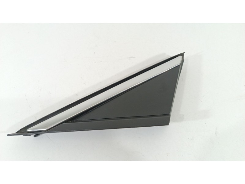 Recambio de moldura para opel astra k (b16) 1.6 cdti (68) referencia OEM IAM 39041995 51549103 