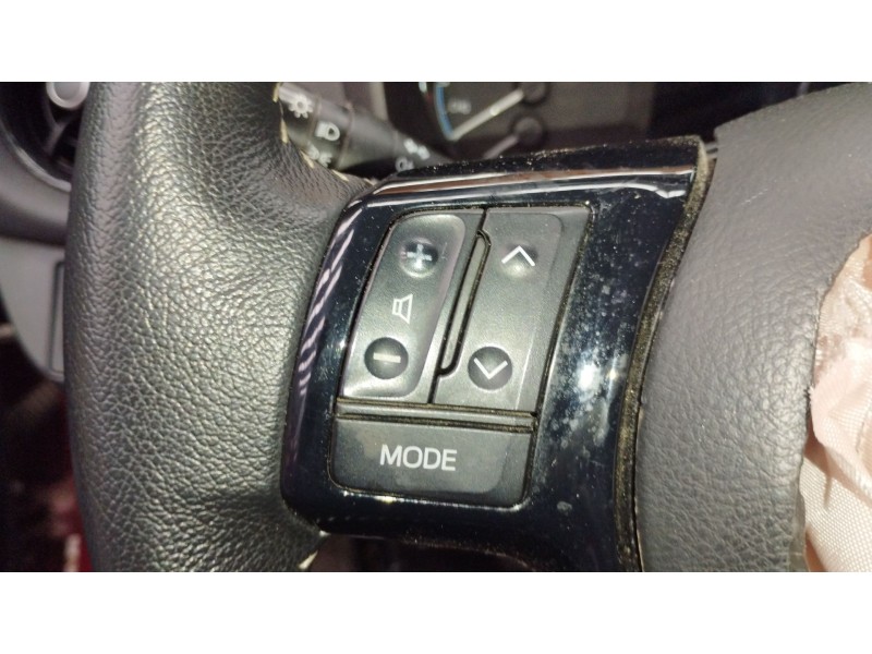 Recambio de volante para toyota yaris (_p13_) 1.5 hybrid (nhp130_) referencia OEM IAM 451000D 451020D30 