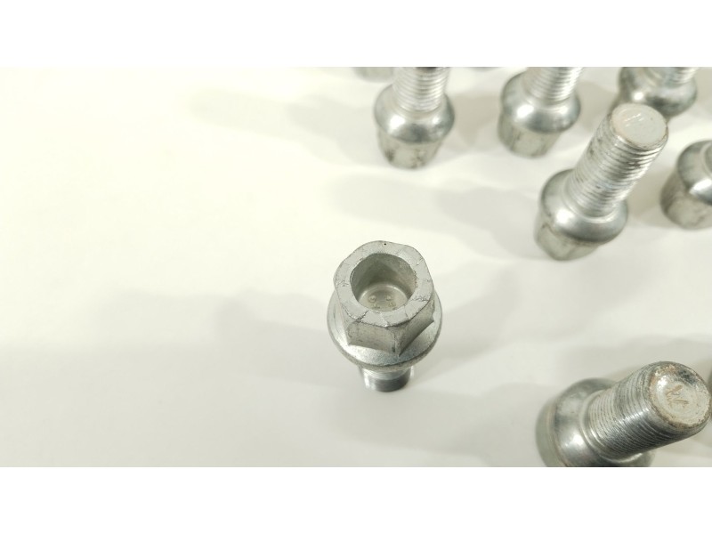 Recambio de tornillos rueda para seat ibiza (kj1) fr referencia OEM IAM 5FA012007  