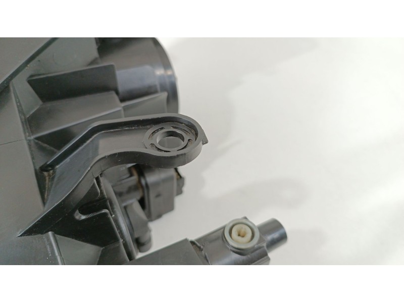 Recambio de faro derecho para toyota rav 4 iii (_a3_) 2.2 d 4wd (ala30_) referencia OEM IAM 8113042311  