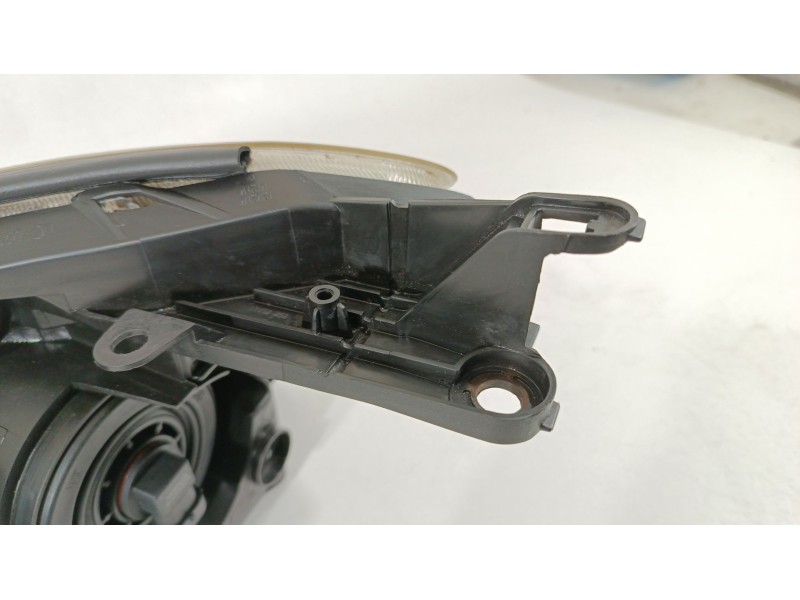 Recambio de faro derecho para toyota rav 4 iii (_a3_) 2.2 d 4wd (ala30_) referencia OEM IAM 8113042311  